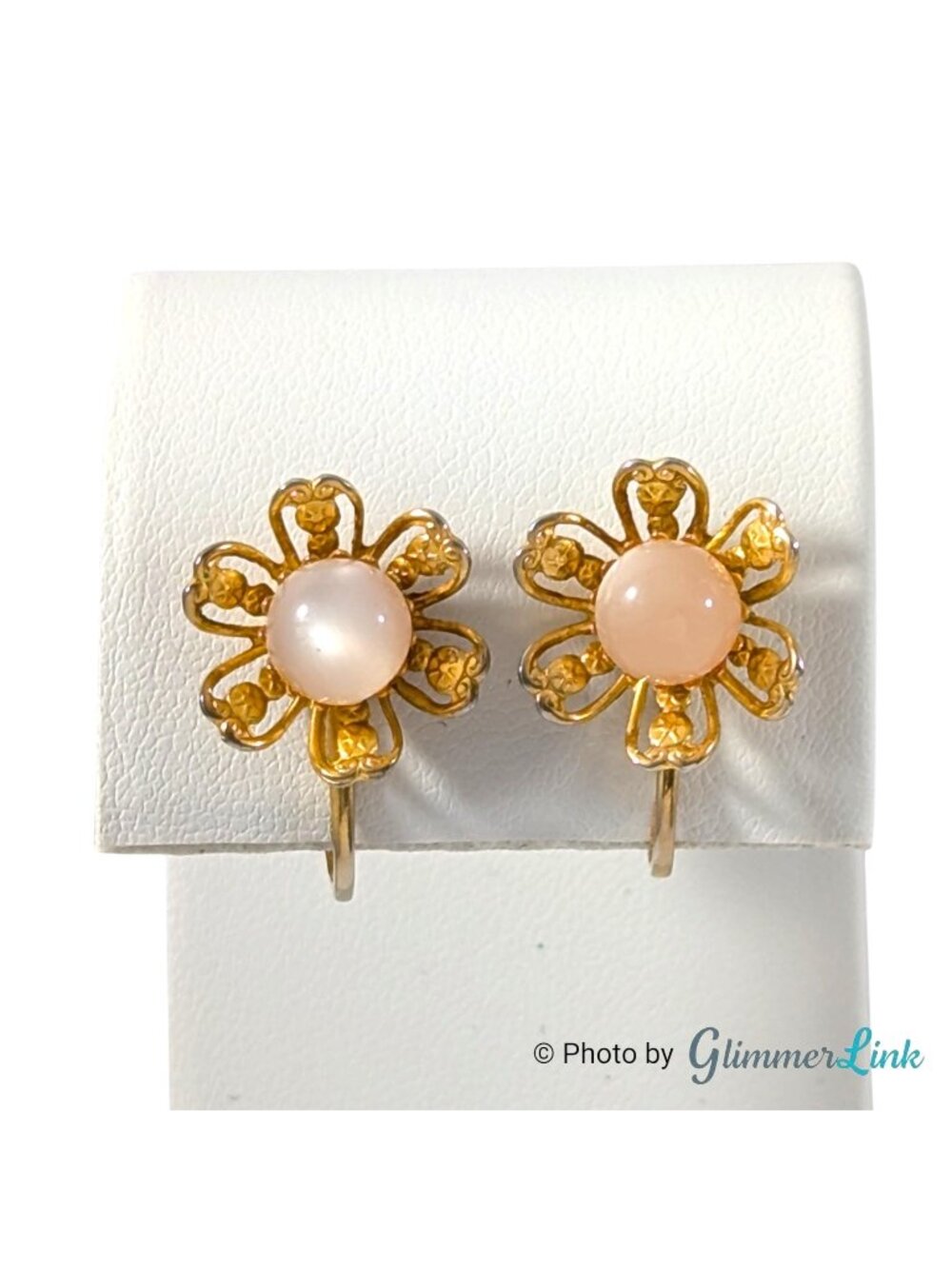 Vintage Moonglow Lucite Floral Screw Back Earrings Gold Tone 3/4 Inch